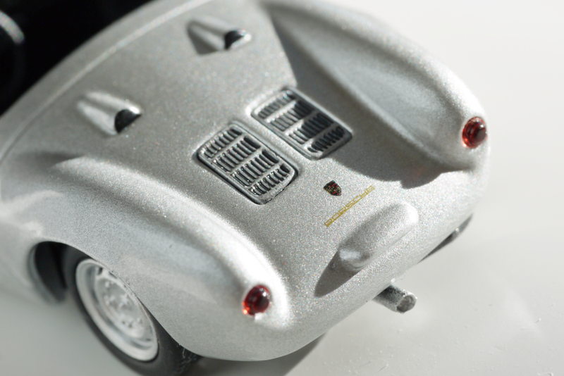 Illustration for article titled Kyosho Porsche 4 1/64 #85 - Projekt RennSport Käfer #5 - 1955 Porsche 550